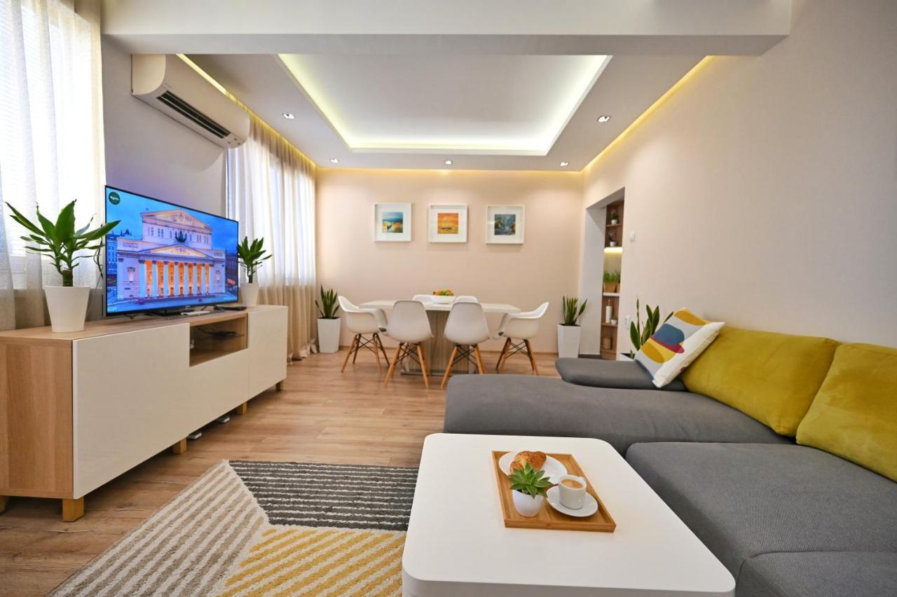 Modern Central 2-Bedroom Apartment With Parking Varna Exterior photo