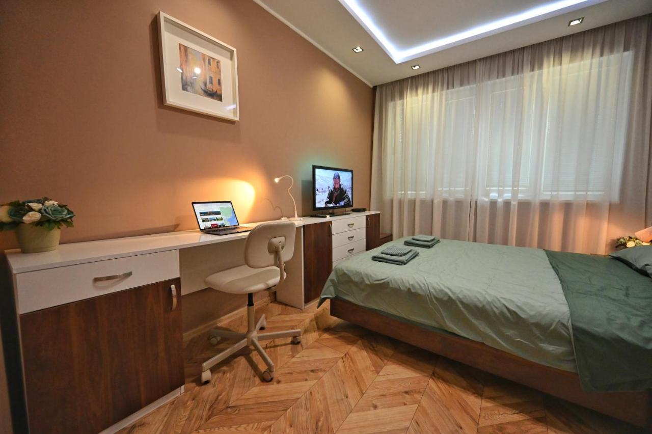 Modern Central 2-Bedroom Apartment With Parking Varna Exterior photo